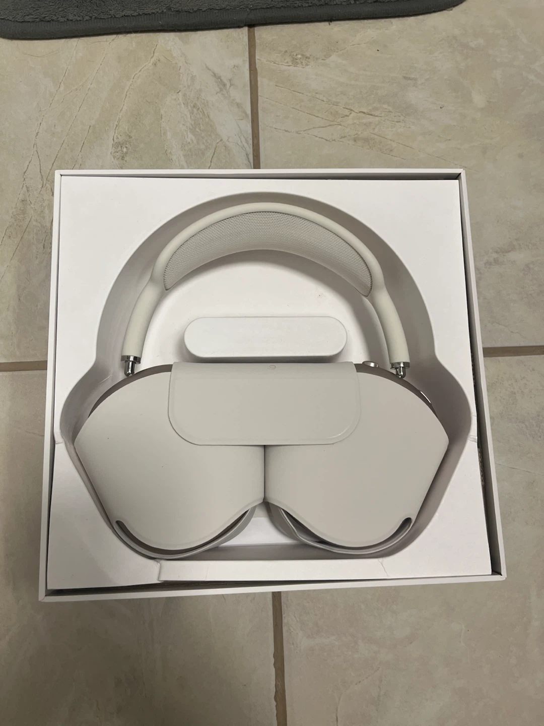 2026 2nd generation airpod max - never used - photo 2