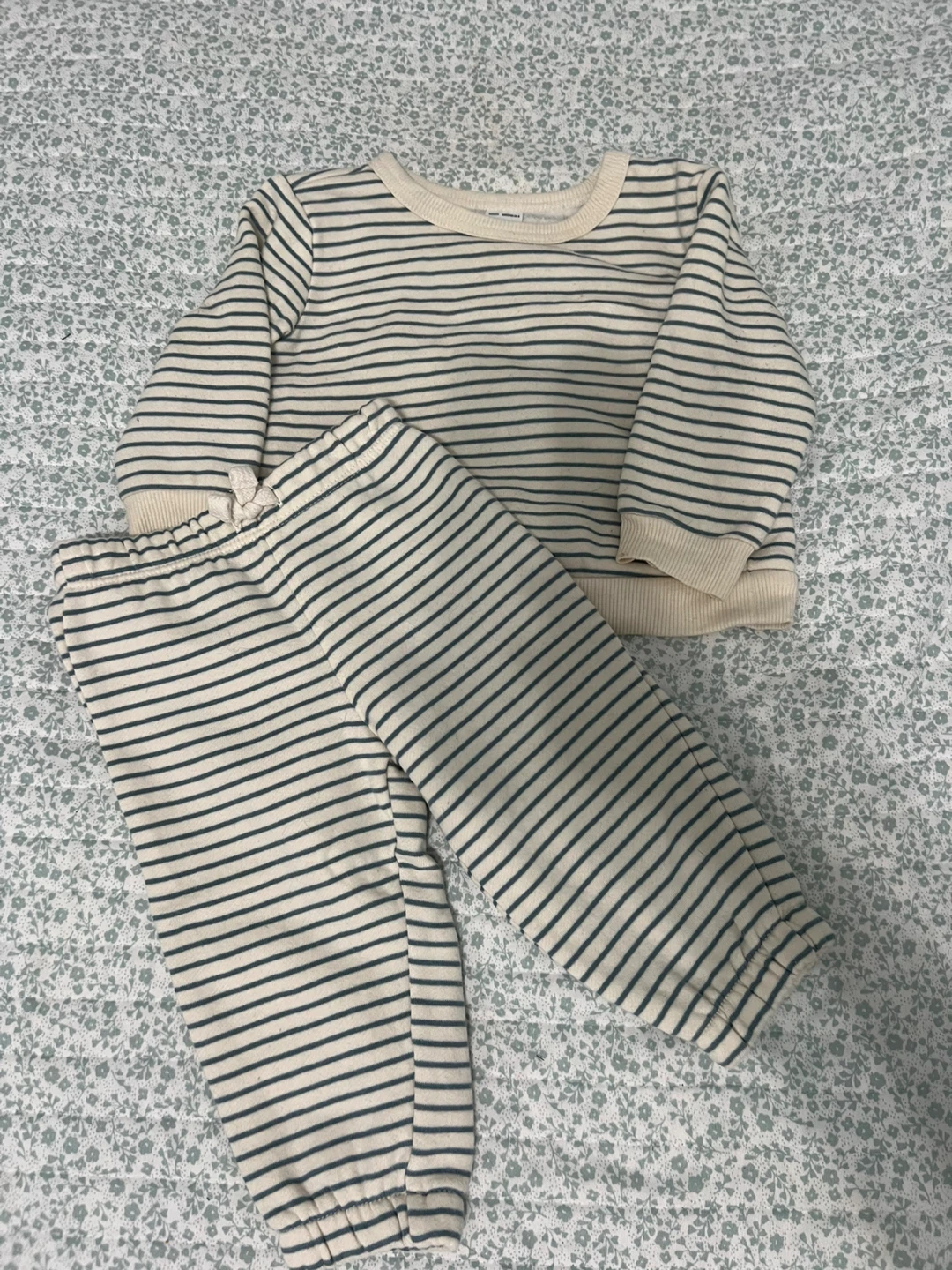 Carter's Baby Striped  Set - 9 Months