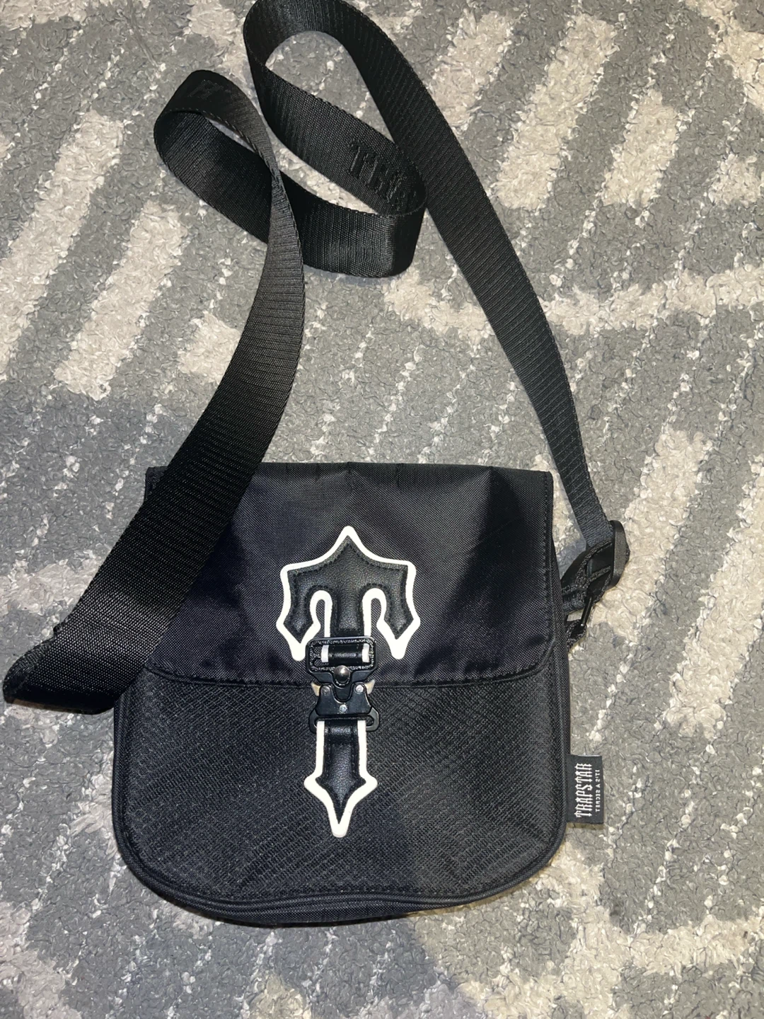 Trapstar crossbody bag
