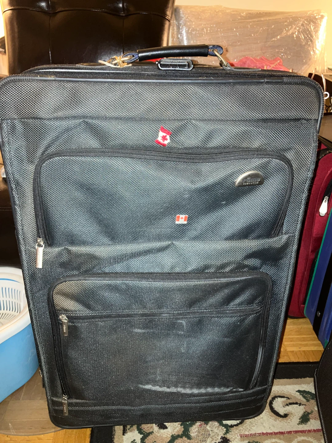 Rome Executive Rolling Suitcase-27”x18”x9”