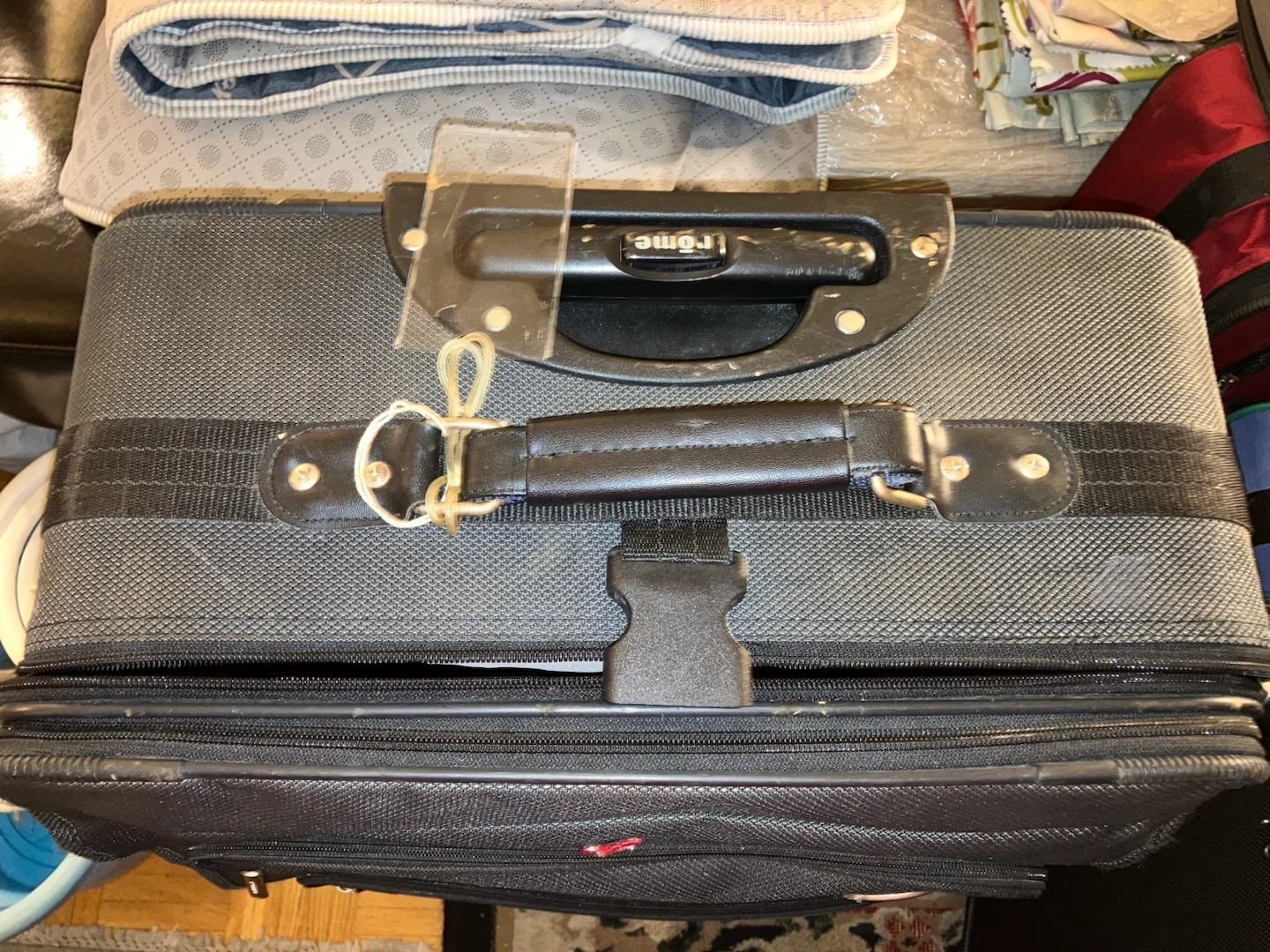 Rome Executive Rolling Suitcase-27”x18”x9” - photo 2