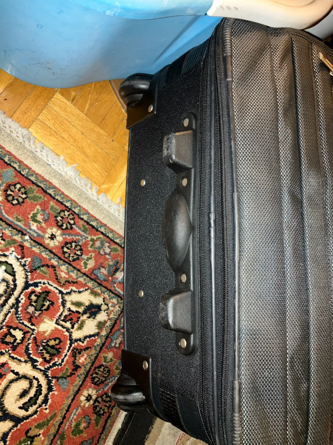 Rome Executive Rolling Suitcase-27”x18”x9” - photo 5