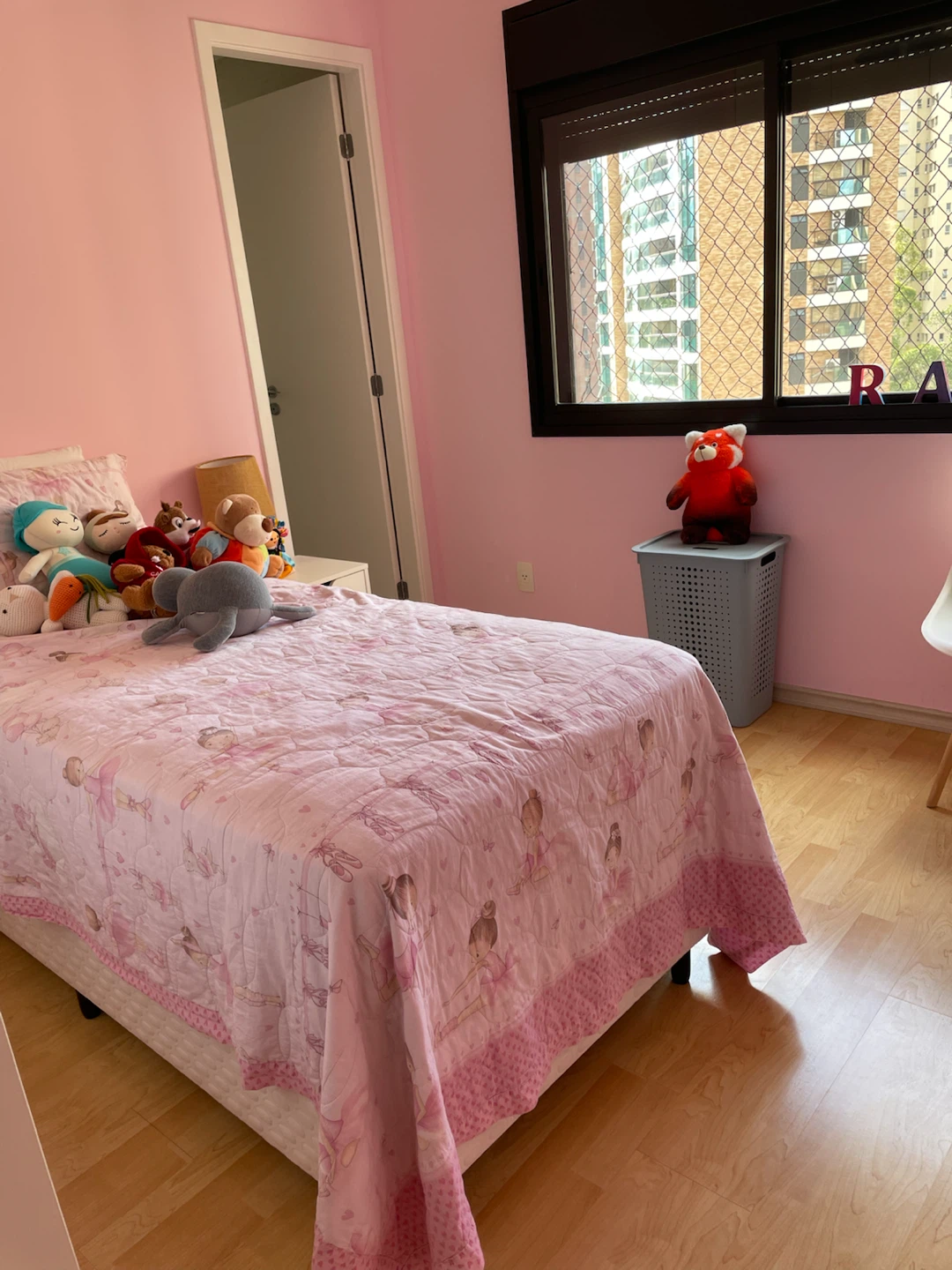 Sealy Twin bed with Mattress with Trundle