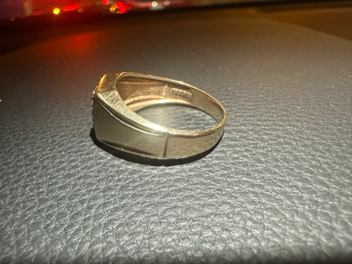 Gold coloured ring with stones - photo 4