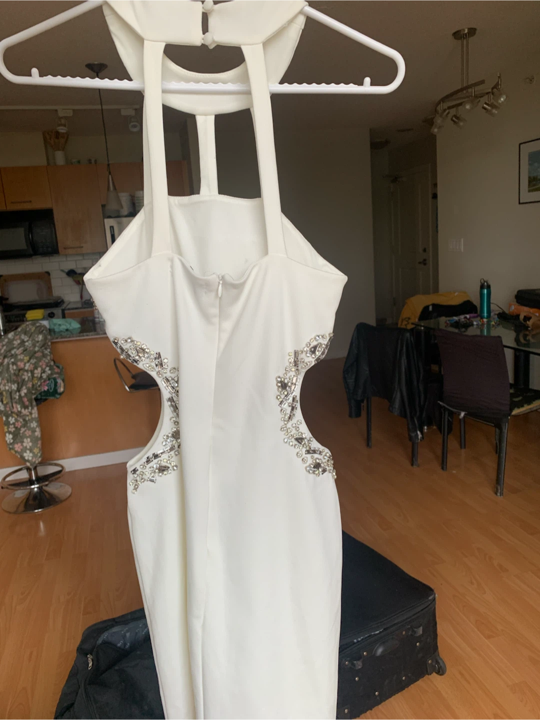 Dare to Bare White Embellished Cutout Dress Size 6 - photo 3