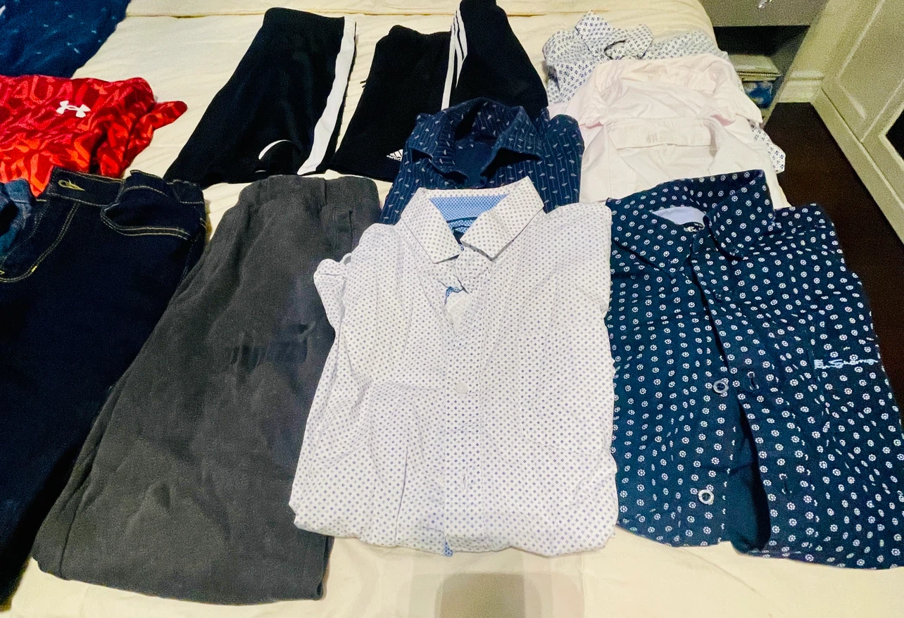 Assorted boy’s clothes Bundle size M-L.  13 items - photo 2
