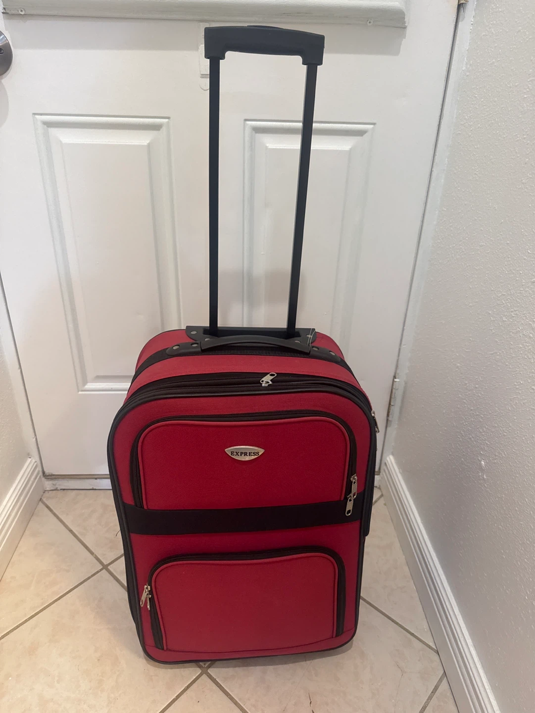 Red Express Spinner Luggage - photo 2