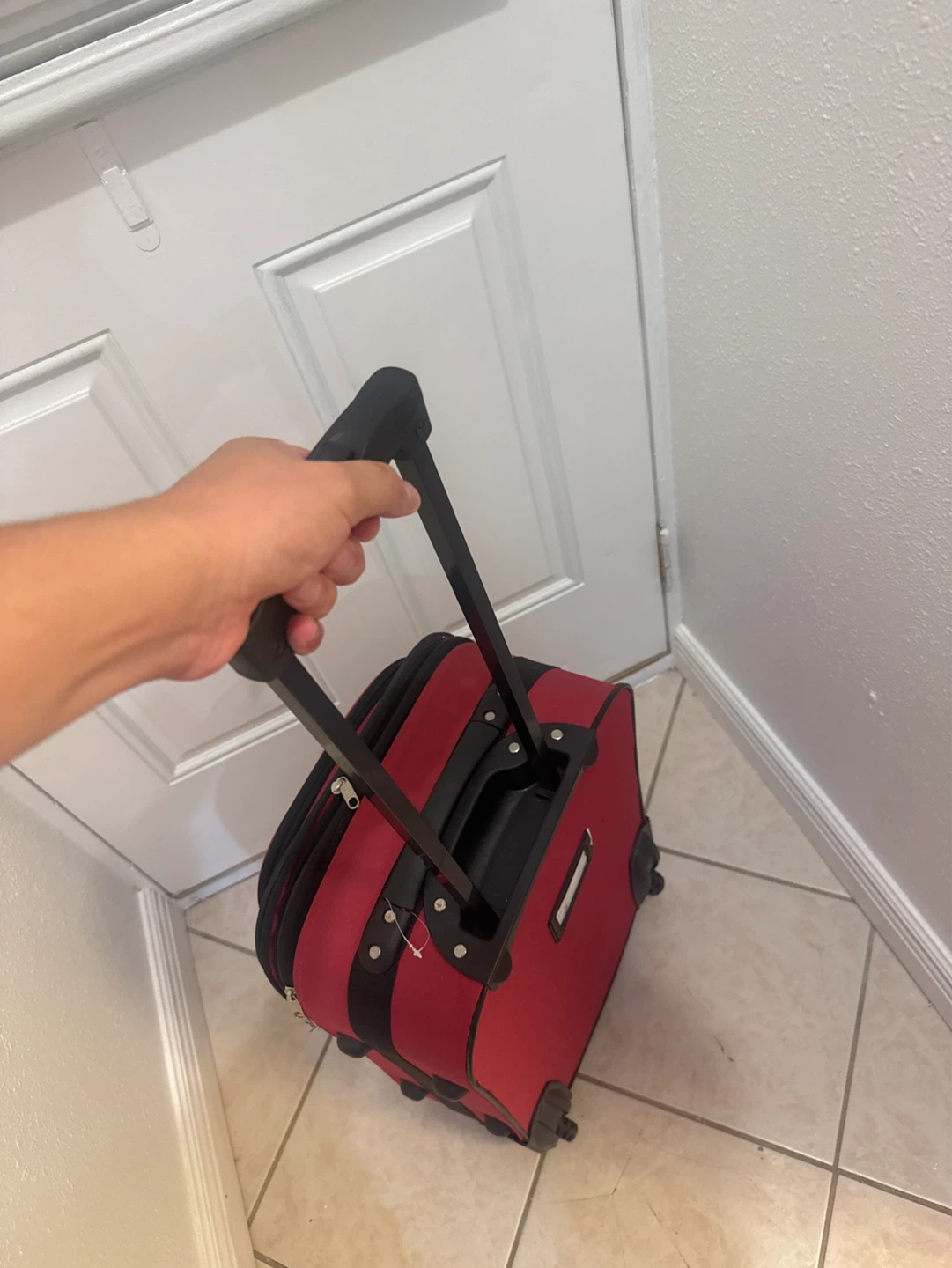 Red Express Spinner Luggage - photo 5