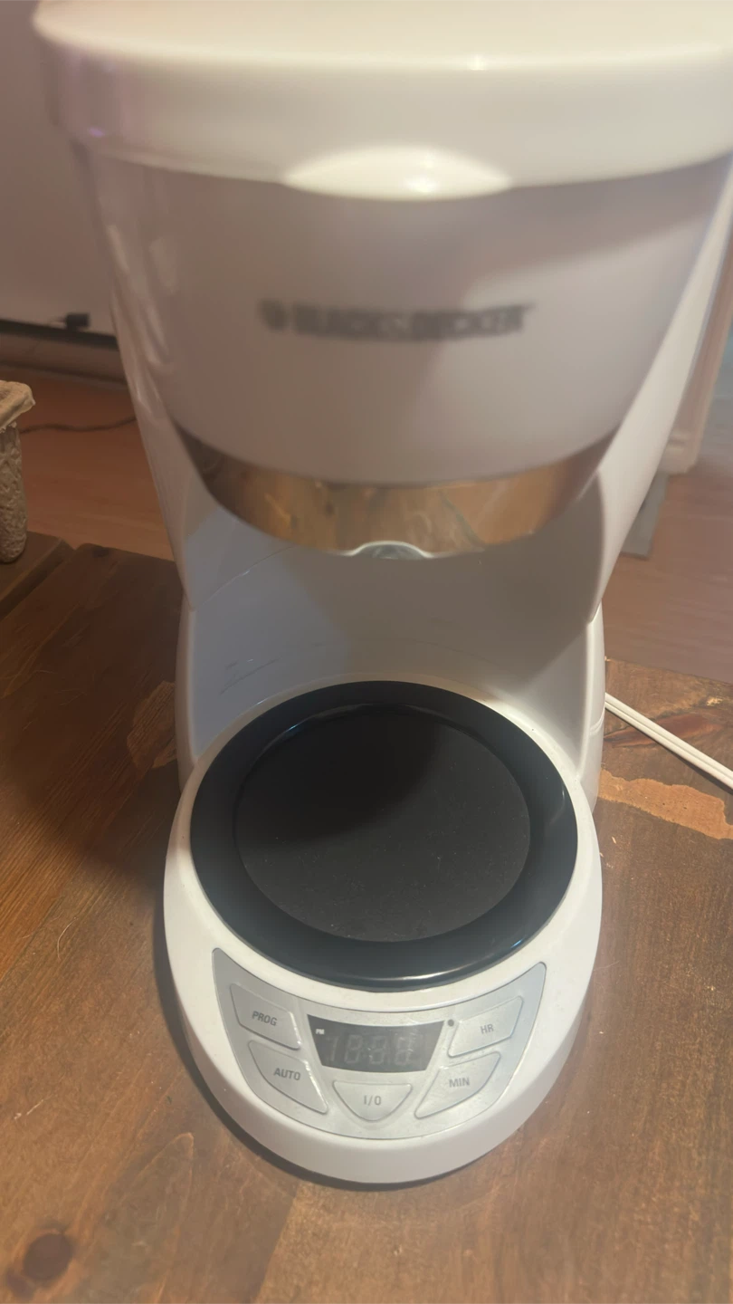 Black & Decker Coffee Maker - photo 3
