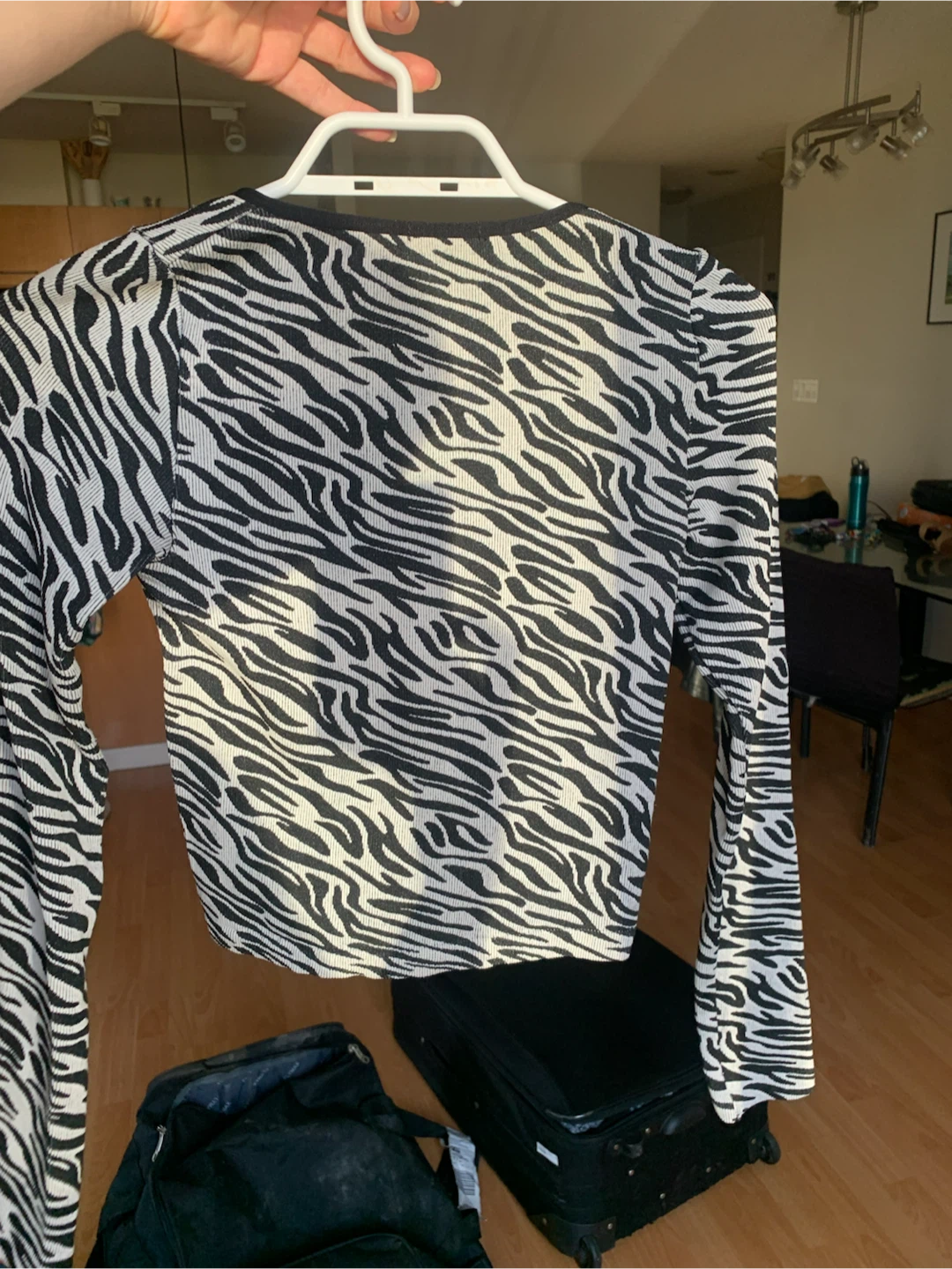 Stradivarius Zebra Print Long Sleeve crop Top - photo 2