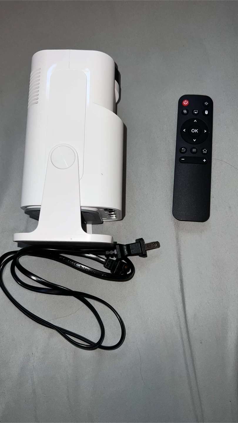 Gaimao Portable LCD Projector with Remote - photo 3