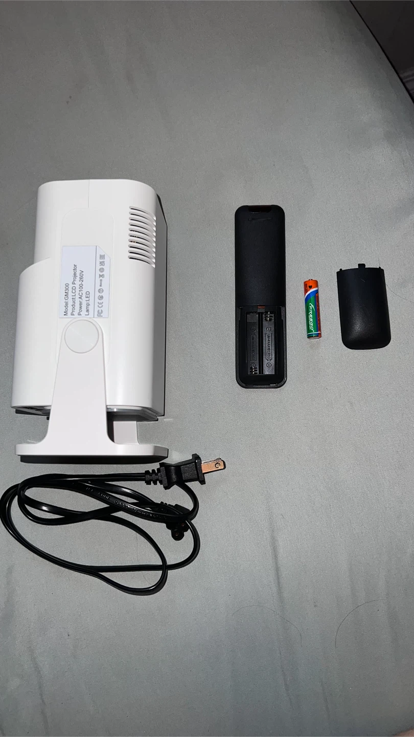 Gaimao Portable LCD Projector with Remote - photo 4