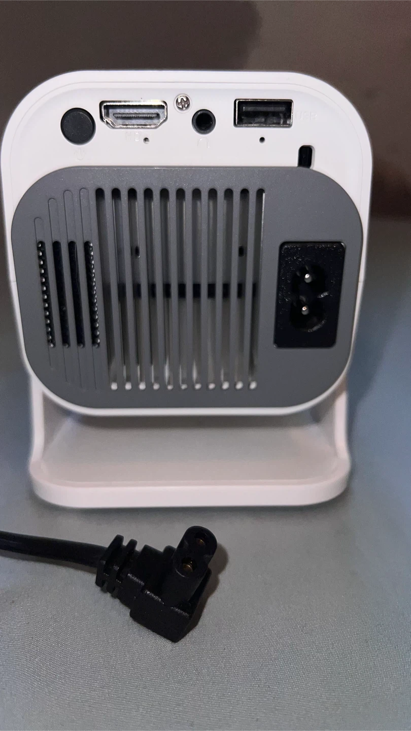 Gaimao Portable LCD Projector with Remote - photo 5