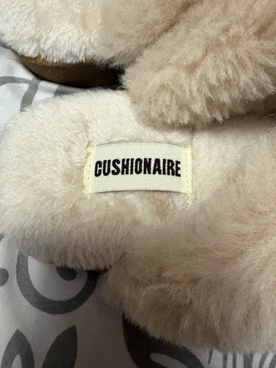 Cushionaire Fuzzy Slippers Size 8M - photo 2