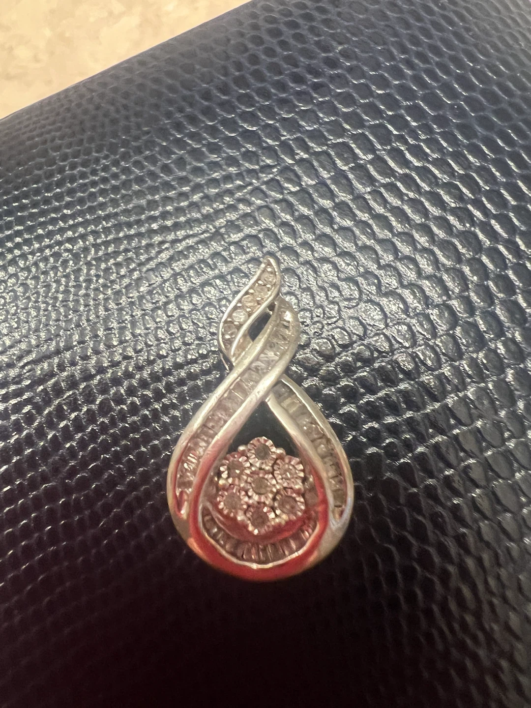 925 Sterling Silver Diamond Pendant - photo 2