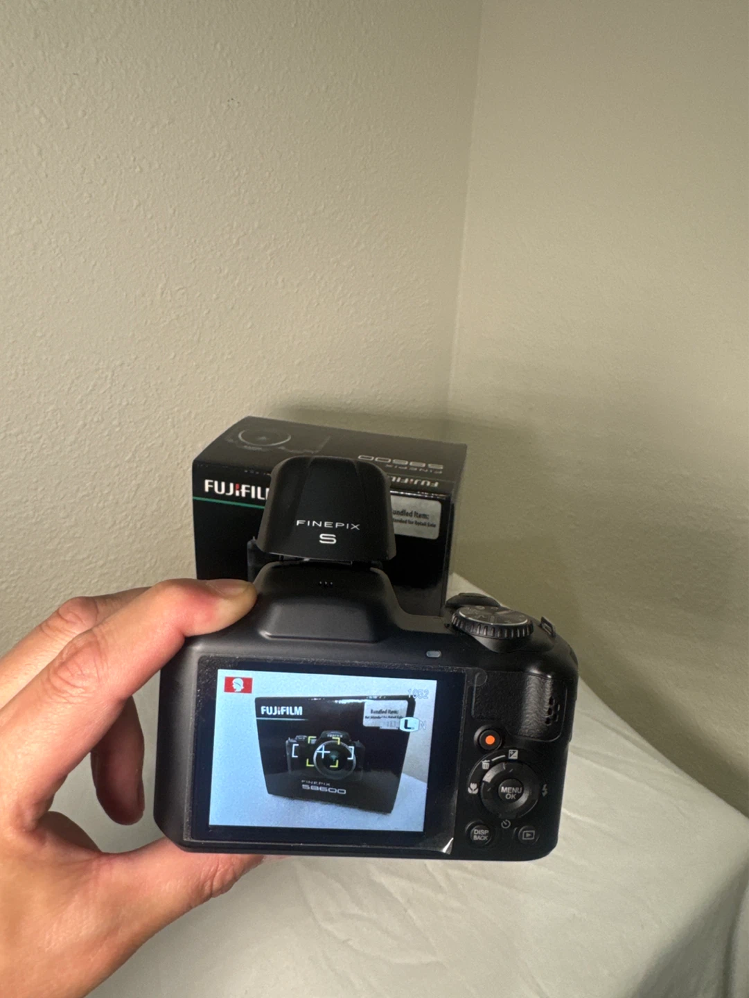 Fujifilm FinePix S8600 Digital Camera with Box and Manual