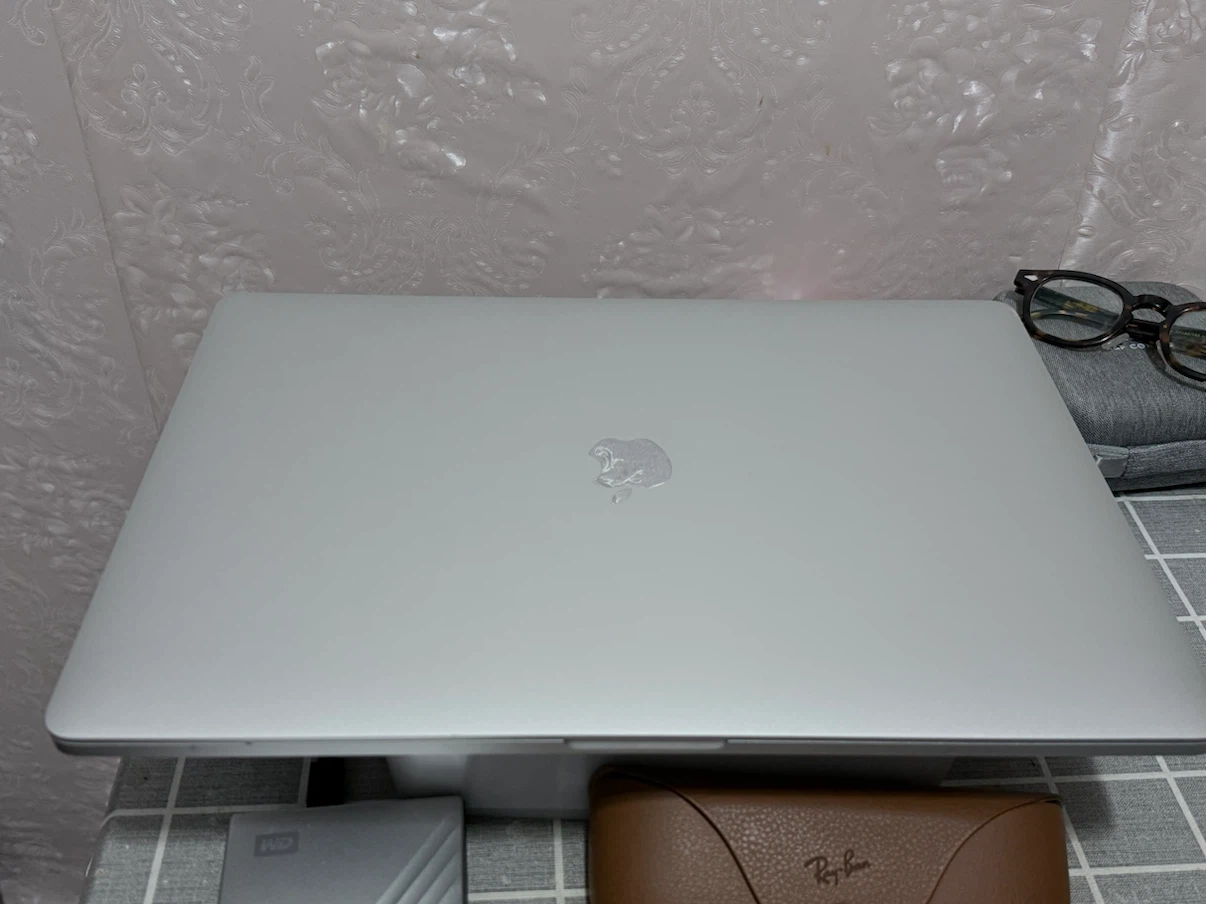 Apple MacBook 2019 Pro Laptop