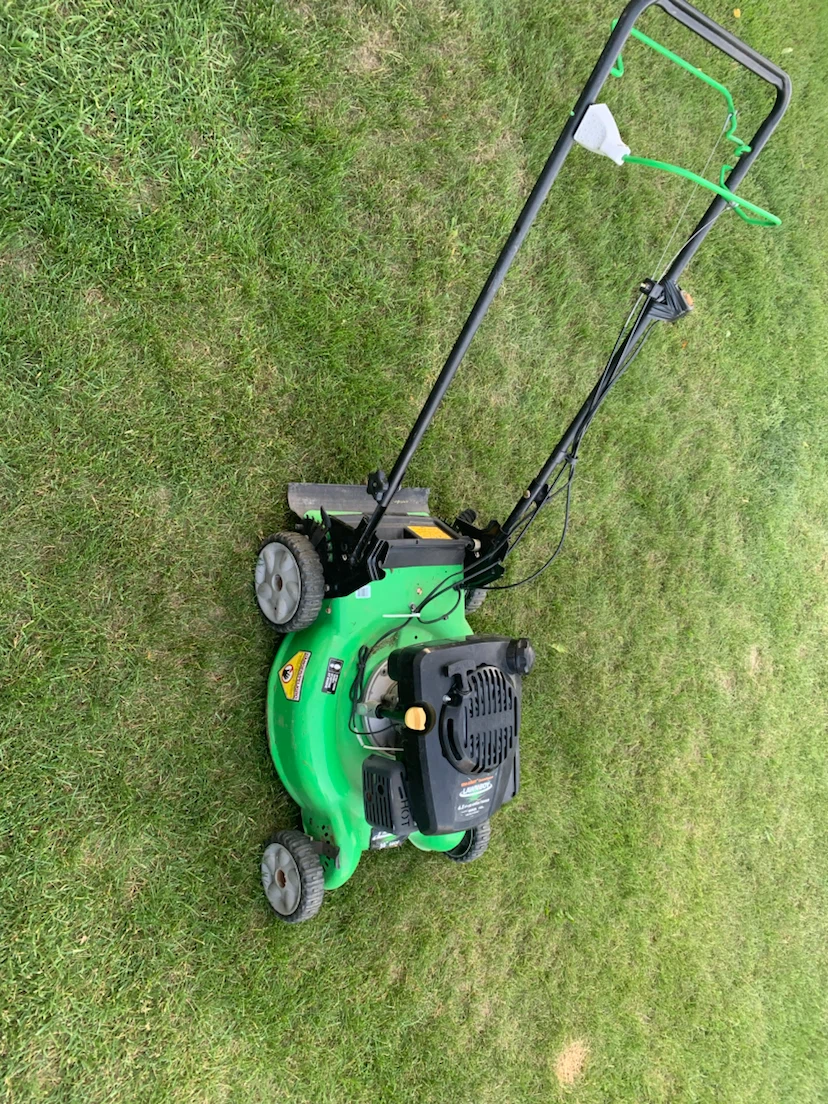 Lawn boy lawnmower 10605 powered by Kohler 149cc engine