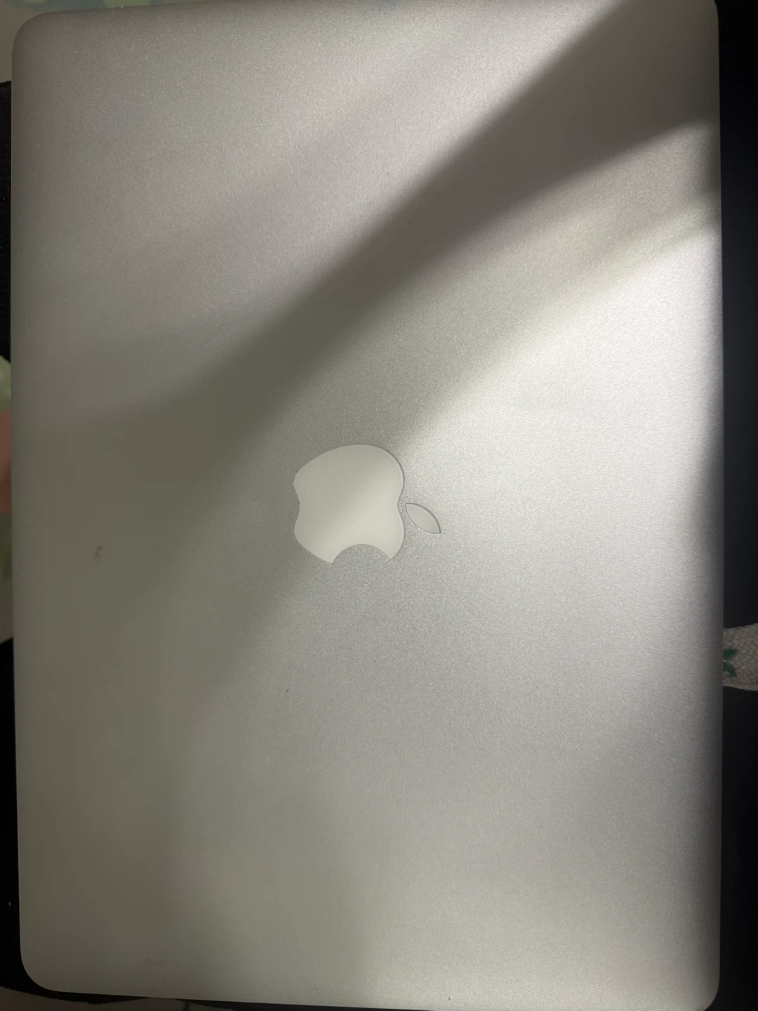 Apple MacBook Air (13-inch, 2017) Intel Core i5, 8GB RAM