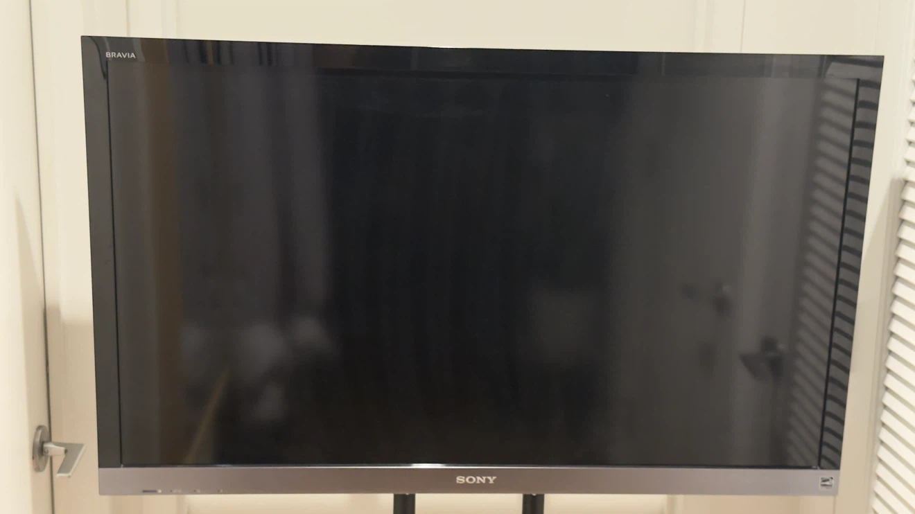 Sony Bravia Flat Screen TV on Rolling Stand with Remote - photo 2