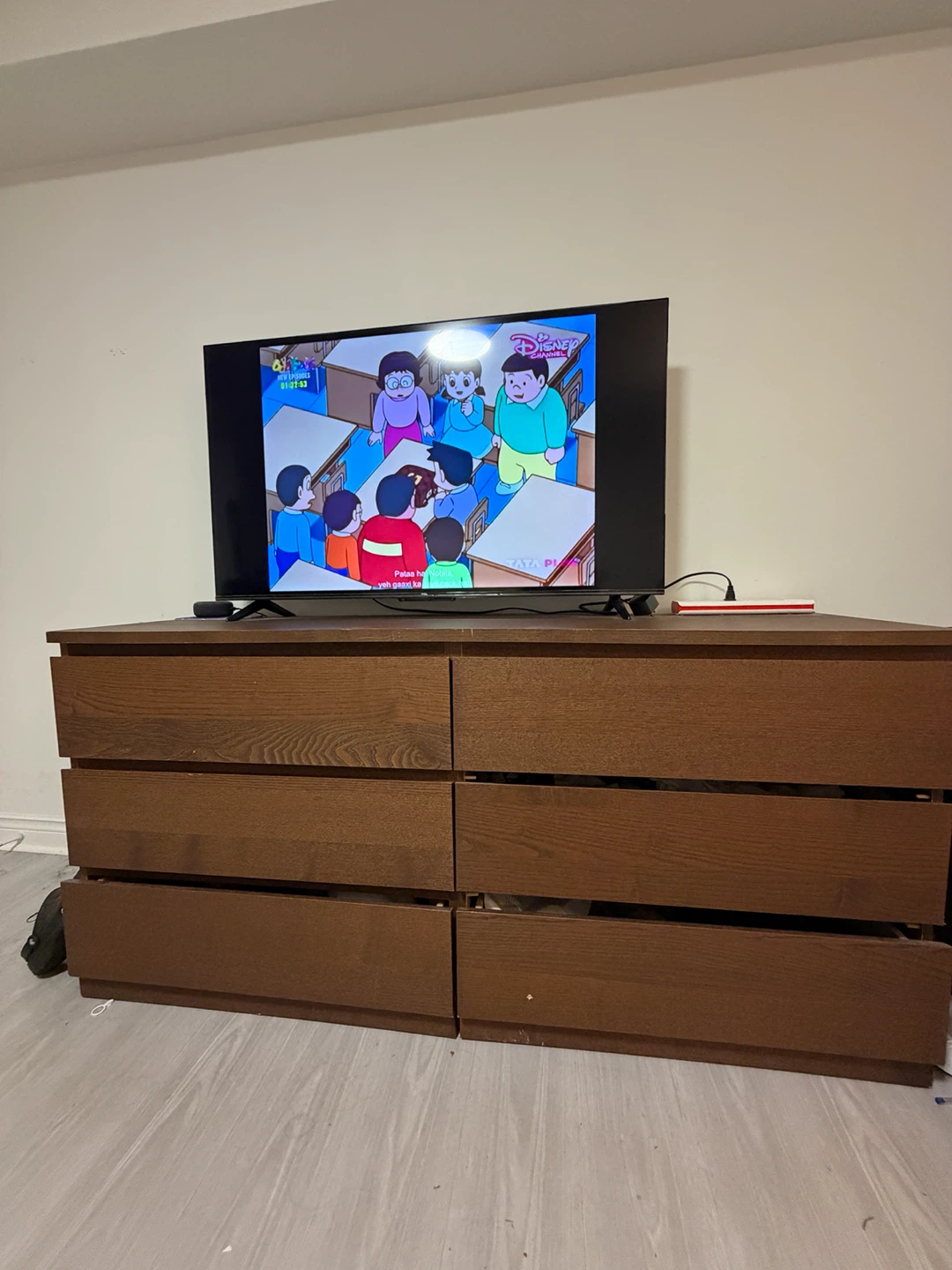 Brown 6-Drawer Dresser - photo 2