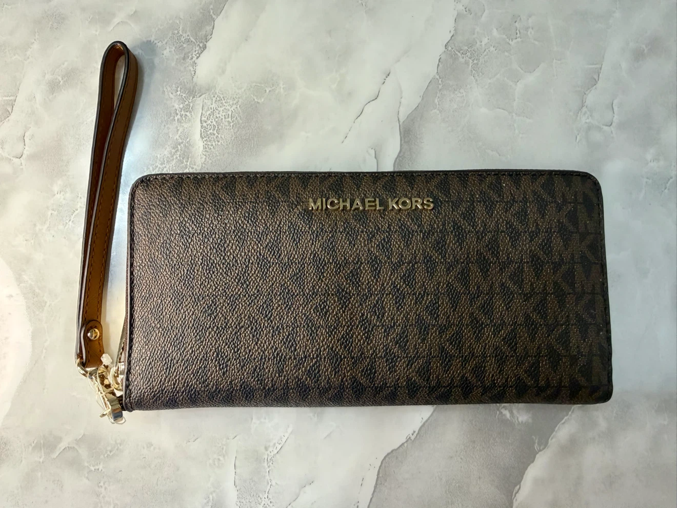 Michael Kors Zip Around Wallet