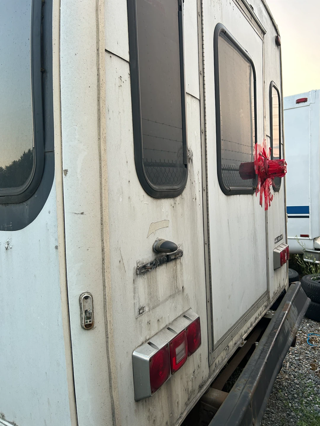Ford Econoline Van Bus - photo 5
