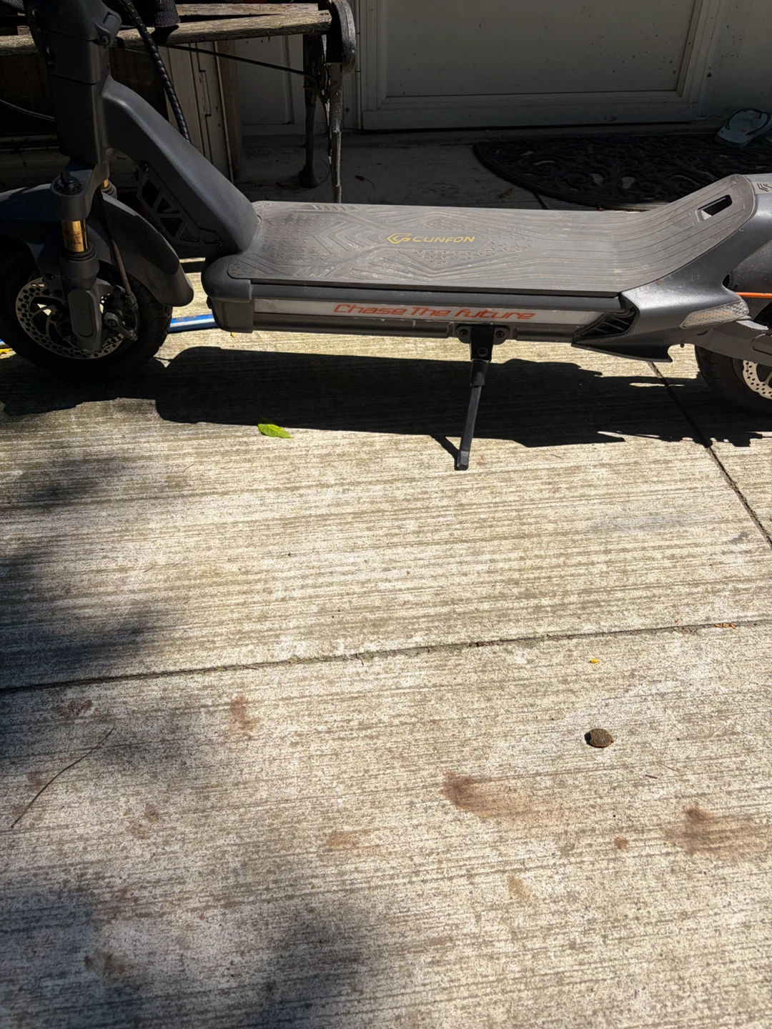 Cunfon Electric Scooter(TAKING OFFERS) - photo 5