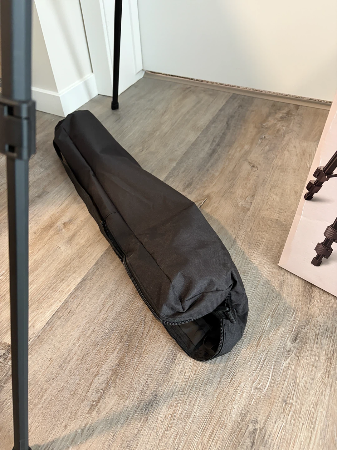 Insignia Tripod with Carrying Bag - photo 4