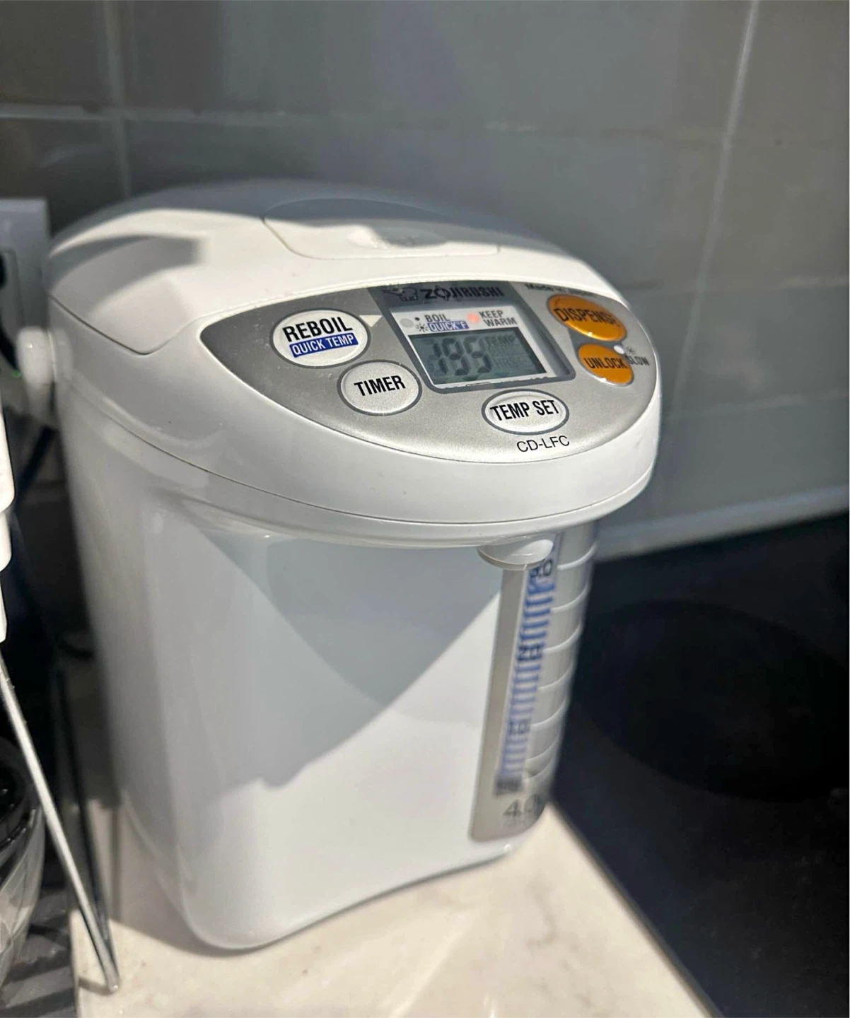 Clean Zojirushi CD-LFC hot water dispenser  4.0L - photo 5