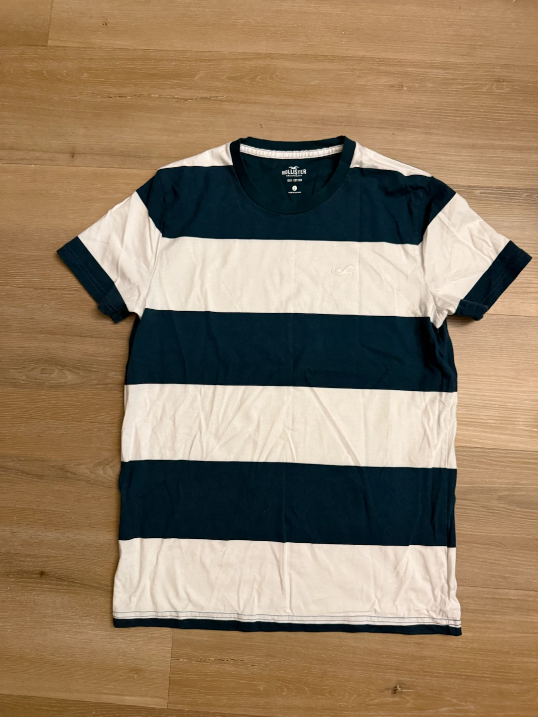 Men’s Hollister Striped T-Shirt size S