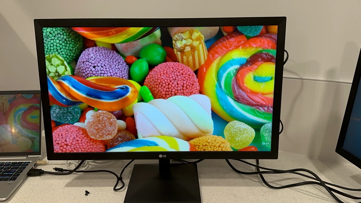 LG Monitors (Pair) || Like New - photo 3