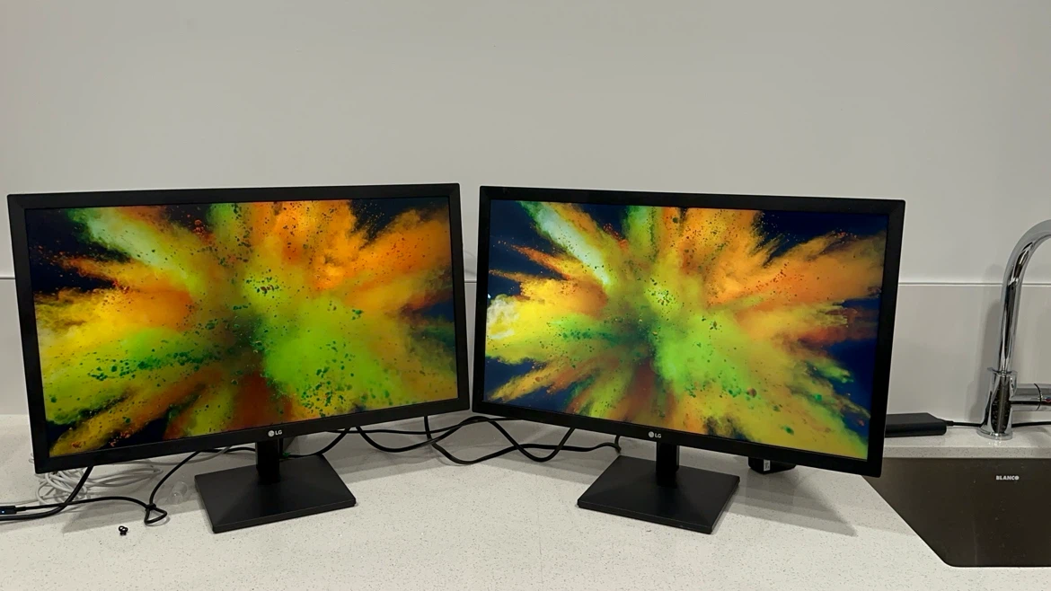 LG Monitors (Pair) || Like New - photo 4