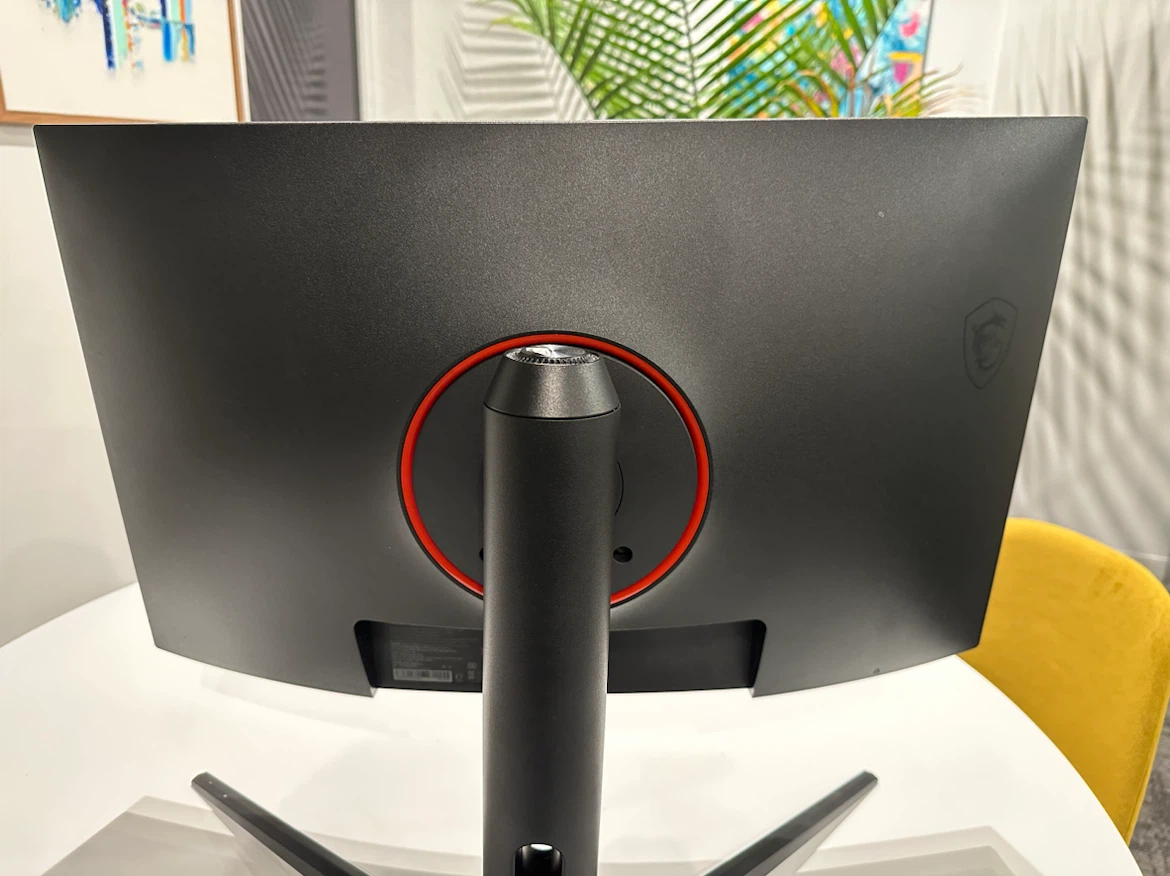 MSI 27” 1440p 165Hz Ultra Curved Gaming Monitor - photo 5