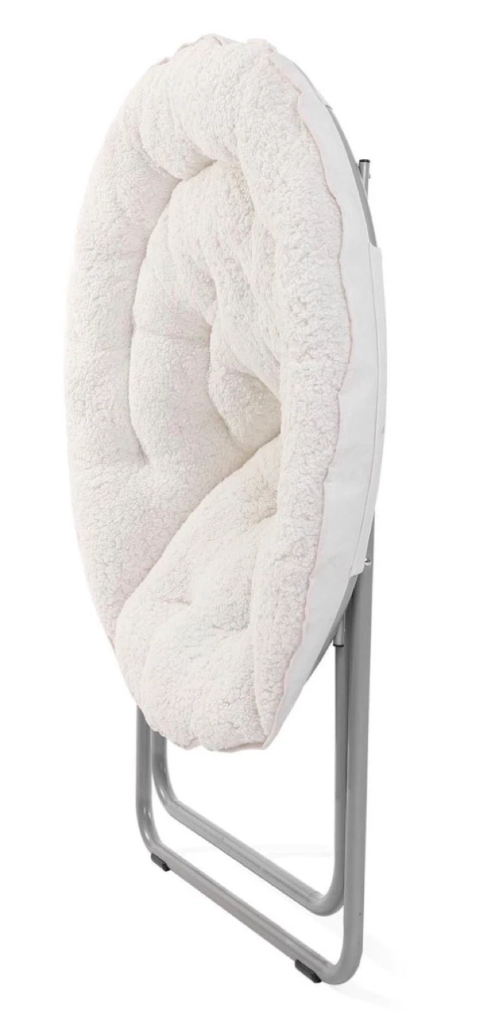 Mainstays Oversized Saucer chair with a throw