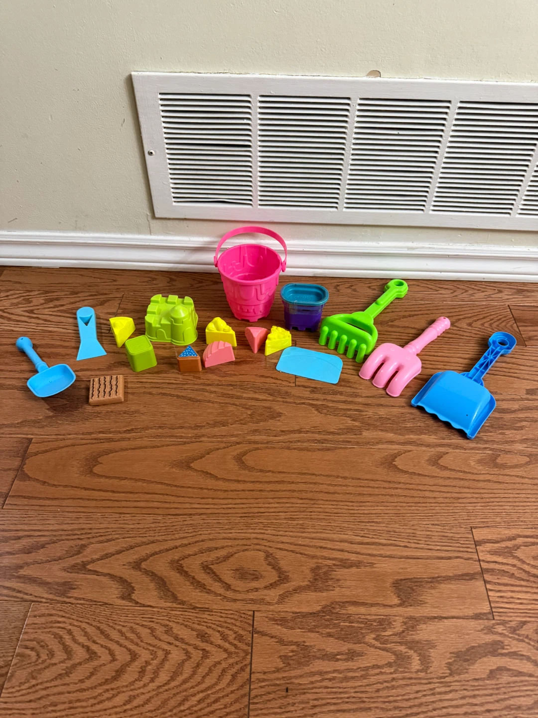 Slide and Sandbox/Pool with Sandcastle Toys Included - photo 2