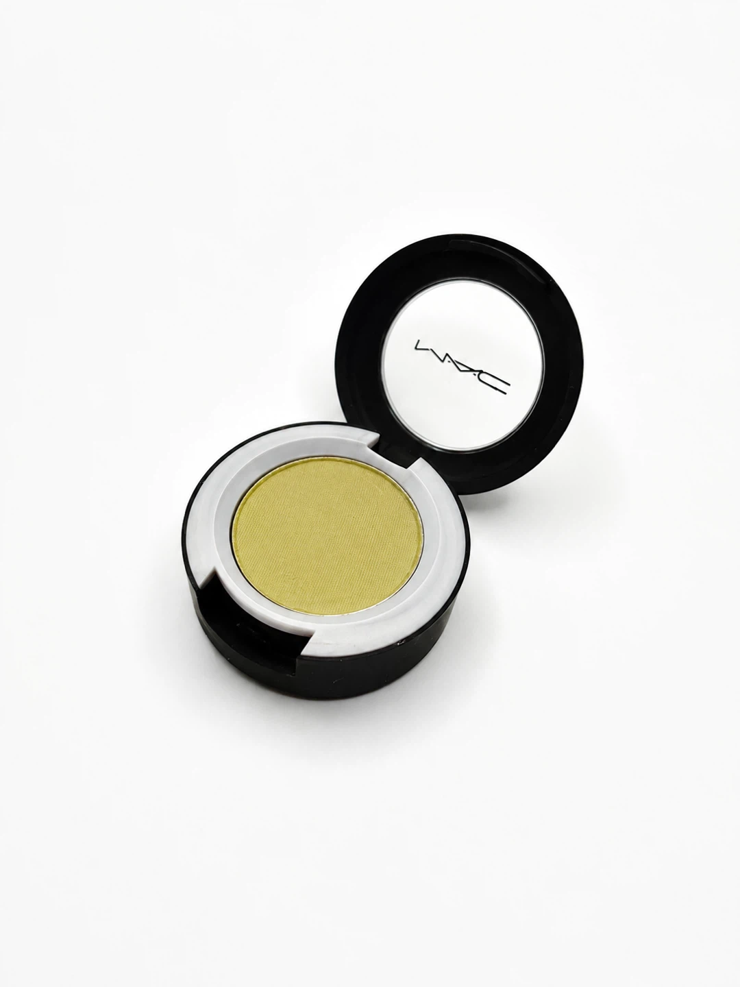 MAC Powder Kiss Soft Matte Eye Shadow - Per-Suede Me