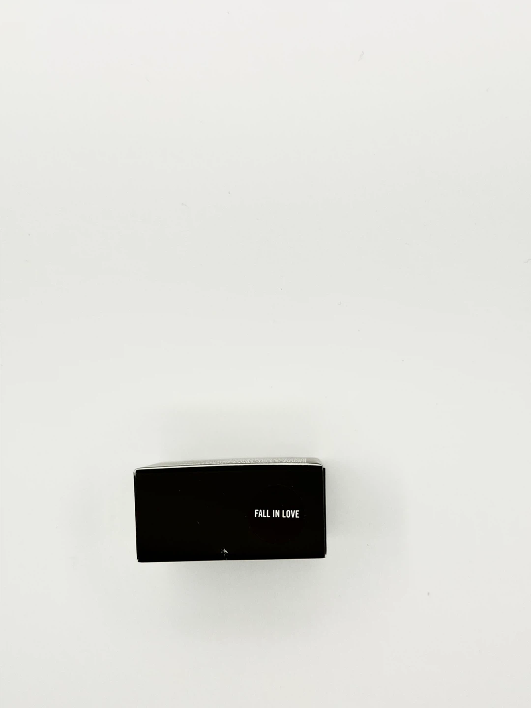 MAC Powder Kiss Soft Matte Eye Shadow - Fall In Love - photo 2