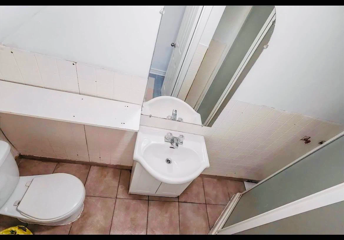 Looking for a female roommate. - photo 3