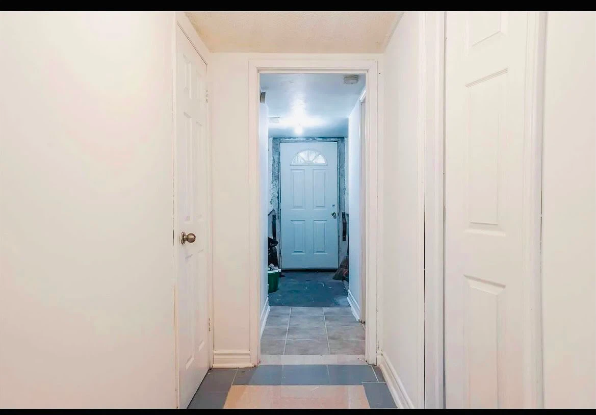 Looking for a female roommate. - photo 4