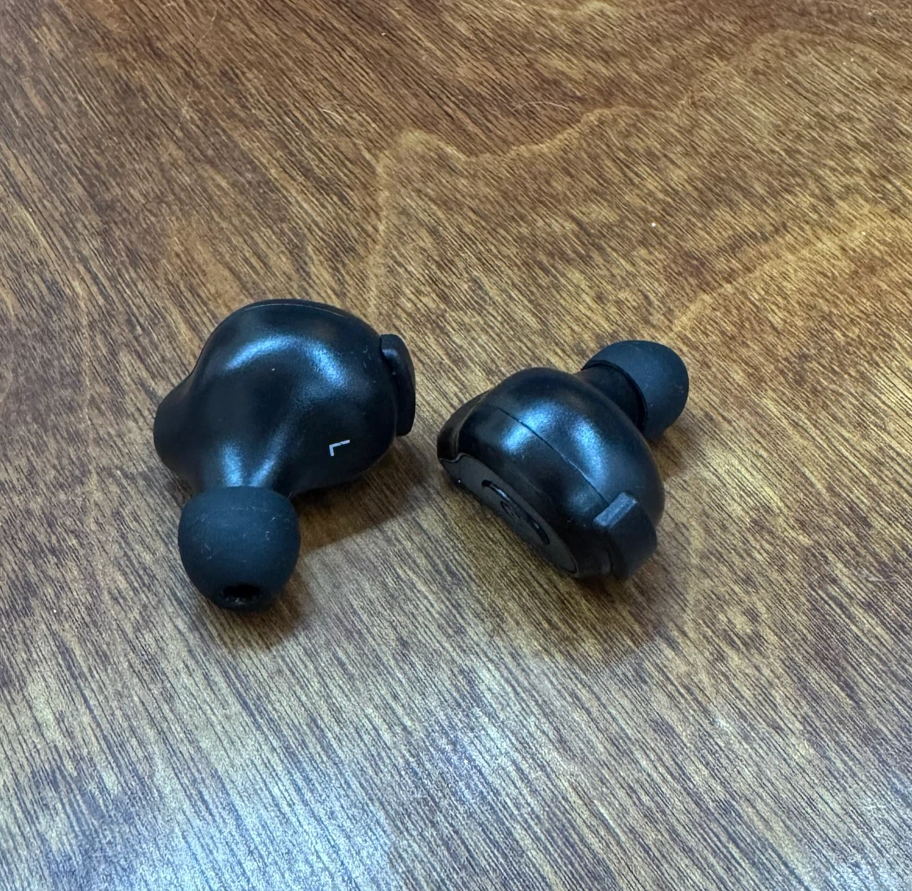 Bluetooth earbuds - photo 3