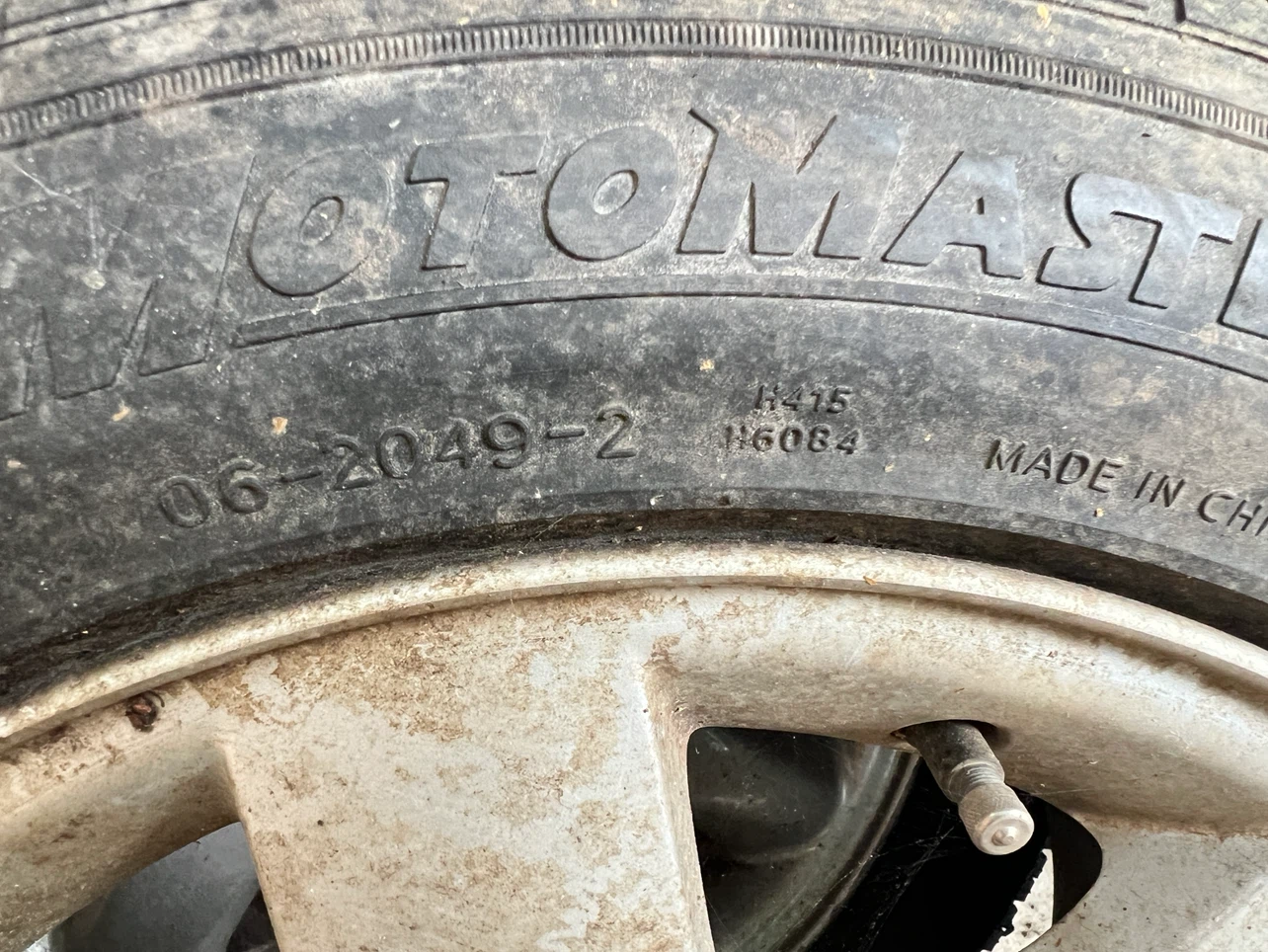 Set of 4 Motomaster Tires with Alloy Rims - photo 3