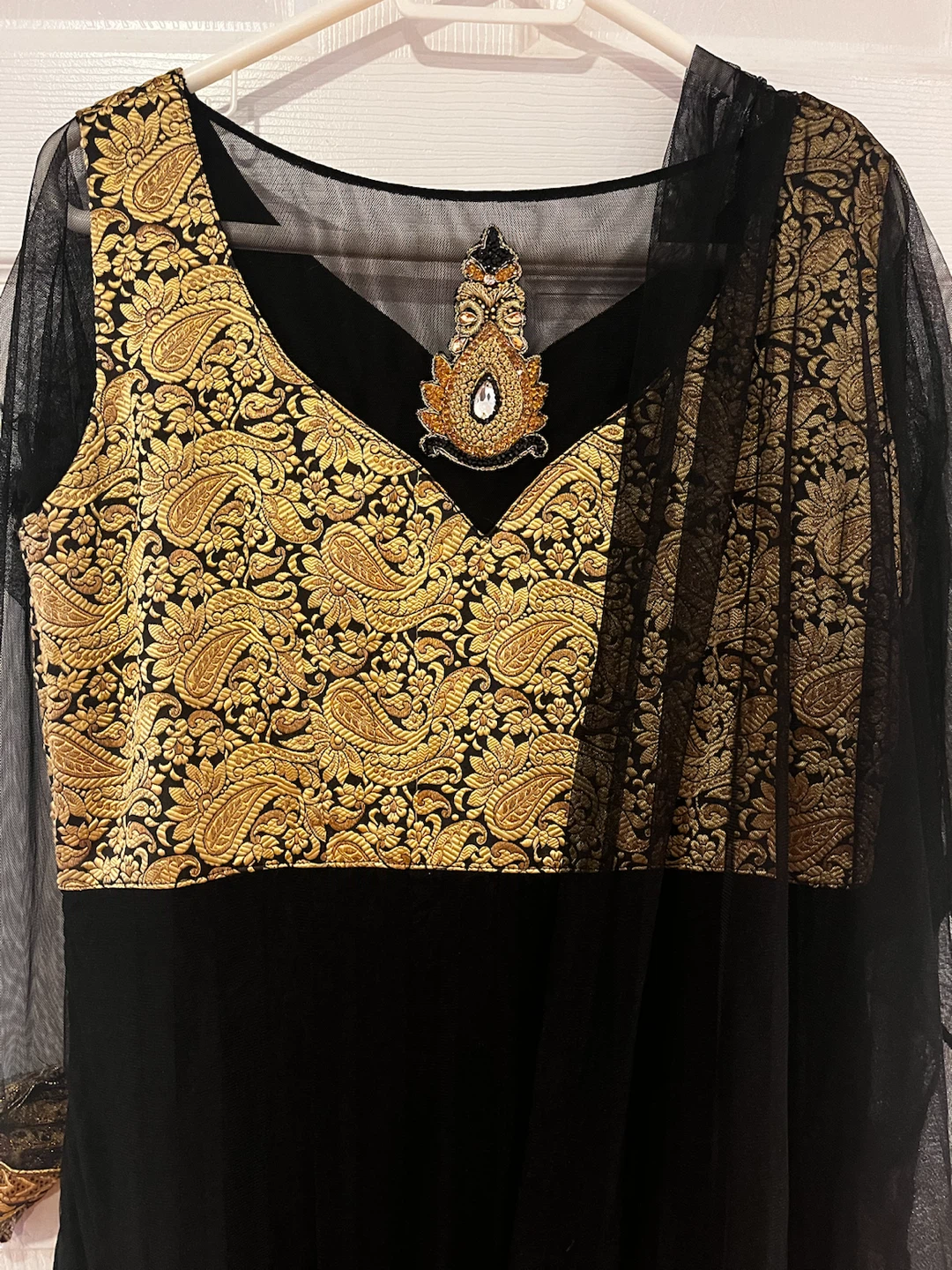 Floor-length black and gold Anarkali gown - photo 2