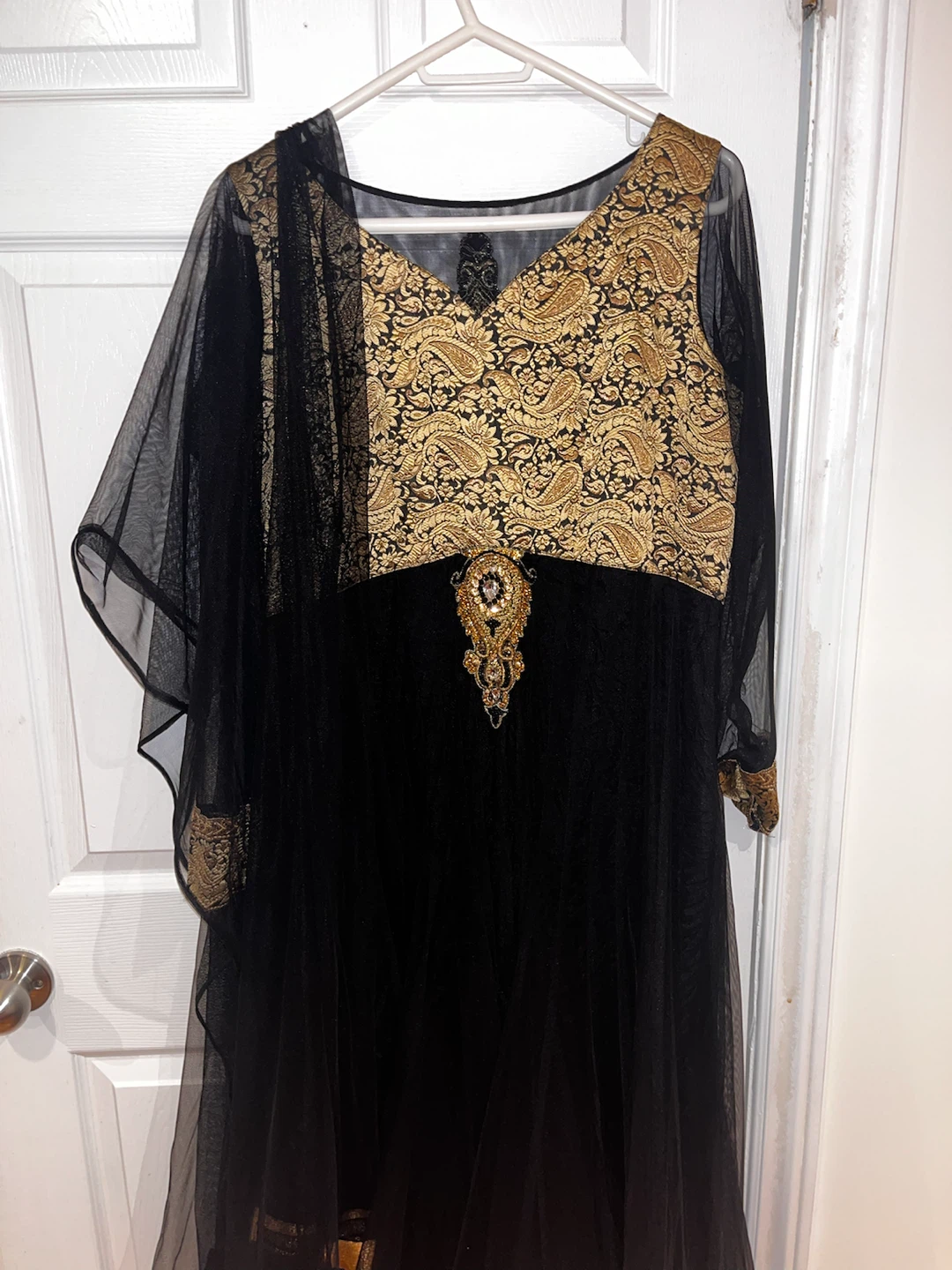 Floor-length black and gold Anarkali gown - photo 4