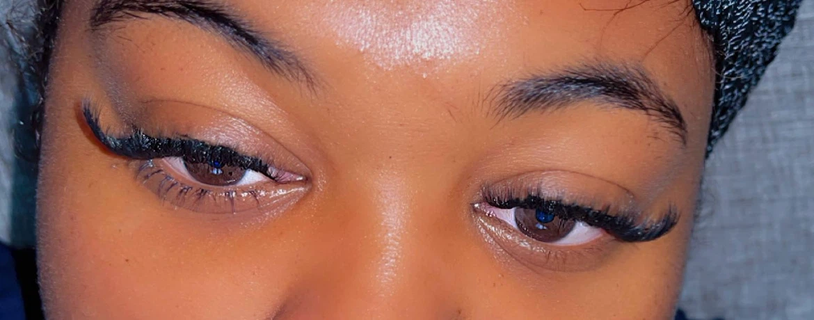 Lash extension