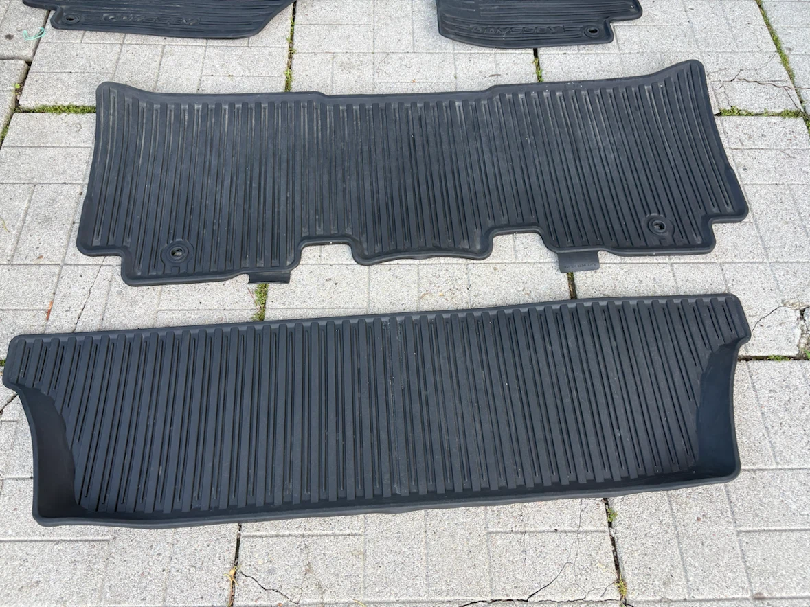 Honda Odyssey Rubber Floor Mats Set - photo 5