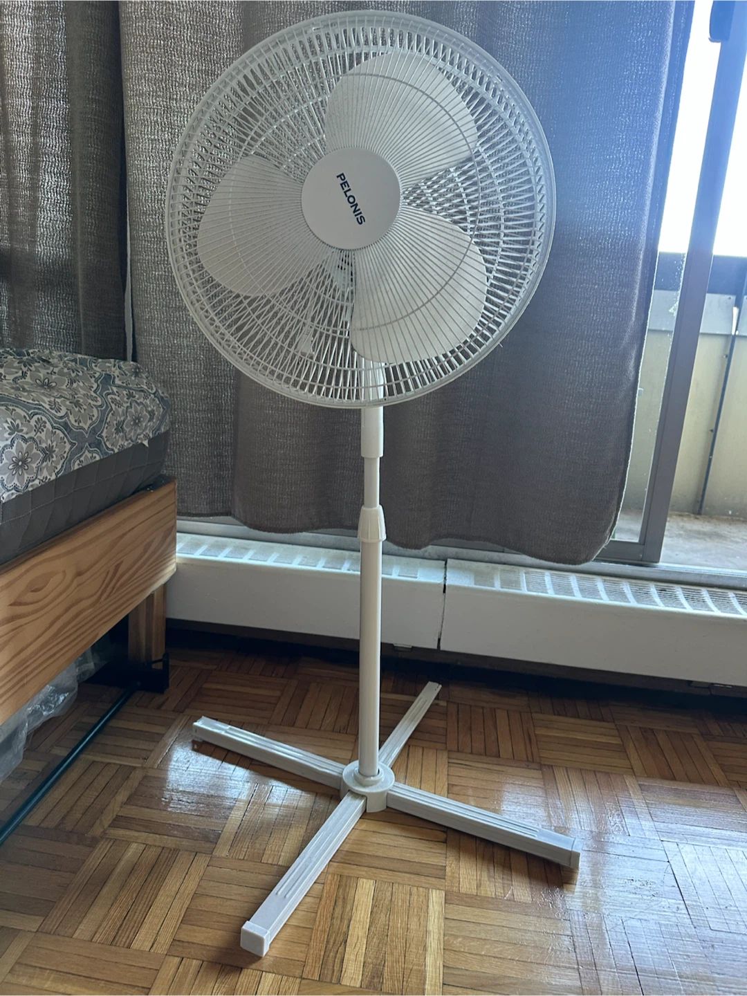 Pelonis White Standing Fan - photo 2