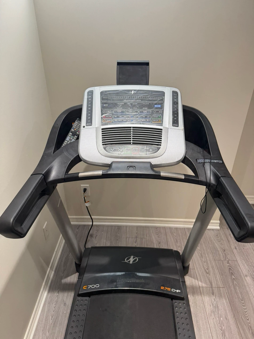 NordicTrack C700 Treadmill - photo 3