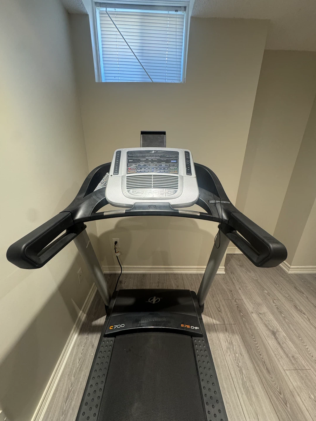 NordicTrack C700 Treadmill - photo 4