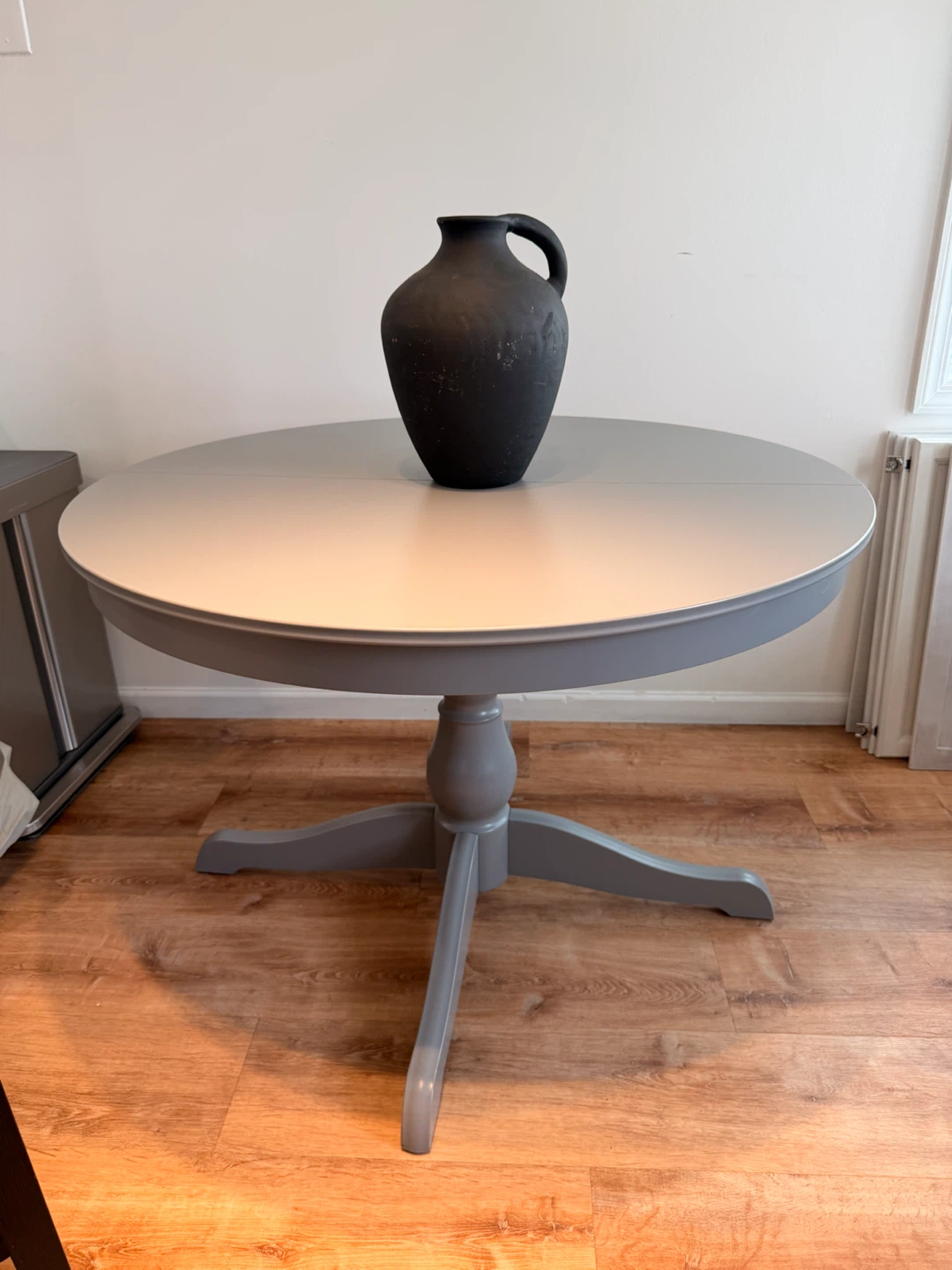 Round Pedestal Dining Table